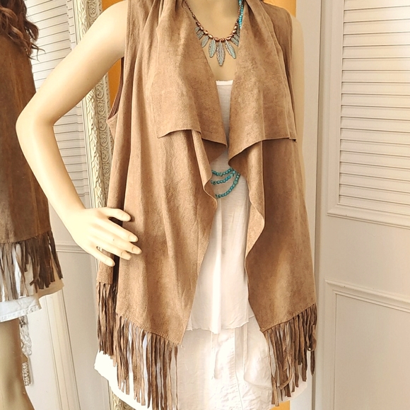 Great Ultra Suede Fringey Vest - Picture 3 of 9